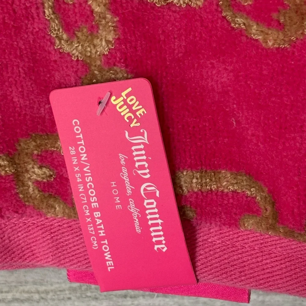JUICY COUTURE Bath & Hand Towel Ensemble HOT PINK & METALLIC GOLD Heart & Chains